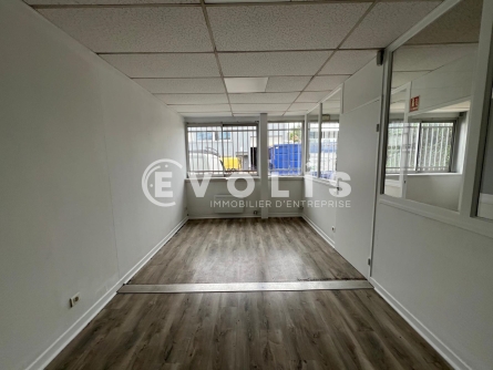 Photo 2 – location Entrepôts / activités	CHASSIEU (69680)