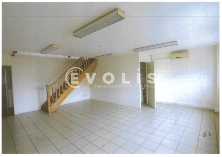 Photo 5 – location Entrepôts / activités	DECINES CHARPIEU (69150)