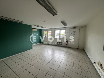 Photo 13 – location Entrepôts / activités	DECINES CHARPIEU (69150)