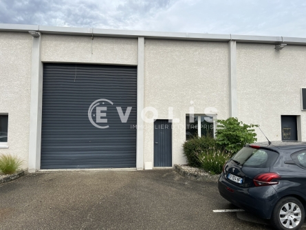 Photo 5 – location Entrepôts / activités	DECINES CHARPIEU (69150)