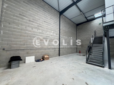Photo 3 – location Entrepôts / activités	GENAY (69730)