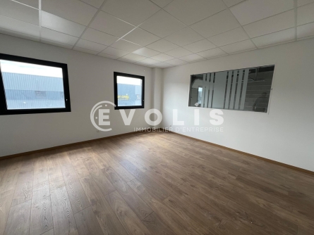 Photo 4 – location Entrepôts / activités	GENAY (69730)