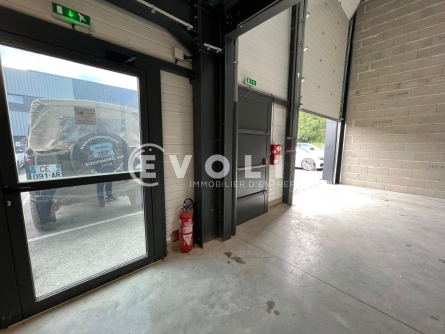 Photo 5 – location Entrepôts / activités	GENAY (69730)