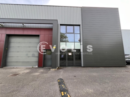 Photo 1 – vente Entrepôts / activités	CHAPONOST (69630)