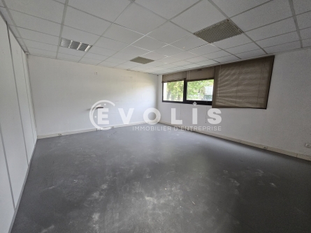 Photo 5 – location Entrepôts / activités	VILLEJUST (91140)