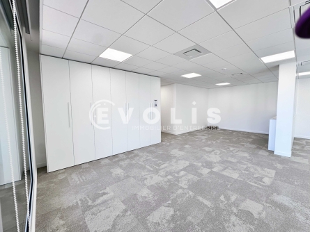 Photo 1 – vente bureaux	SERRIS (77700)
