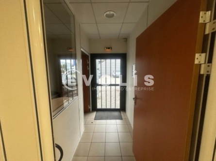 Photo 3 – location Entrepôts / activités	SAINT PRIEST (69800)