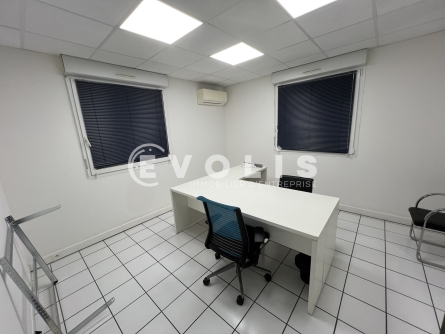 Photo 12 – location Entrepôts / activités	VENISSIEUX (69200)