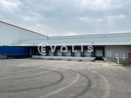 Photo 2 – vente Entrepôts / activités	VILLEFONTAINE (38090)
