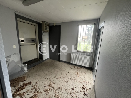 Photo 12 – location Entrepôts / activités	SAINT SYMPHORIEN D'OZON (69360)