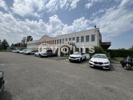 Photo 3 – location Entrepôts / activités	SAINT SYMPHORIEN D'OZON (69360)