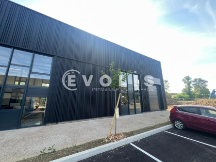 Photo 2 – location Entrepôts / activités	TREVOUX (01600)