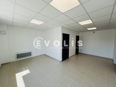 Photo 7 – location Entrepôts / activités	SAVIGNY LE TEMPLE (77176)