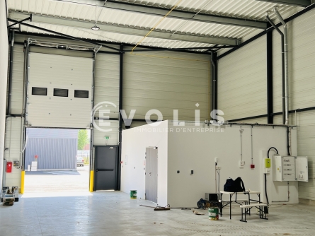 Photo 2 – location Entrepôts / activités	SAVIGNY LE TEMPLE (77176)
