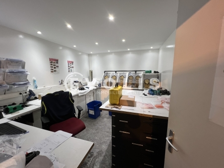 Photo 11 – location Entrepôts / activités	VAULX EN VELIN (69120)