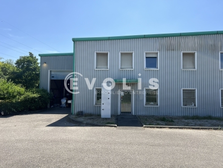 Photo 2 – location Entrepôts / activités	VAULX EN VELIN (69120)