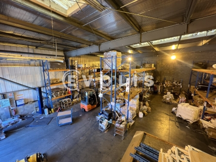 Photo 13 – location Entrepôts / activités	VAULX EN VELIN (69120)