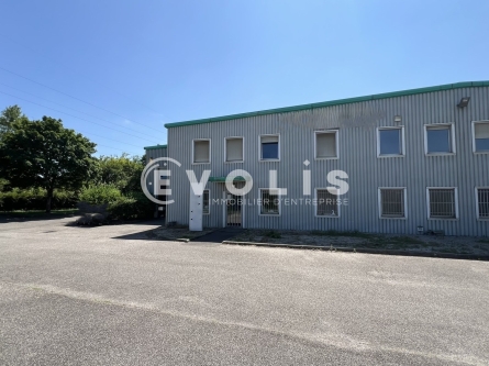 Photo 1 – location Entrepôts / activités	VAULX EN VELIN (69120)