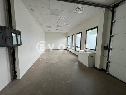Photo 3 – location bureaux	ST PRIEST (69800)
