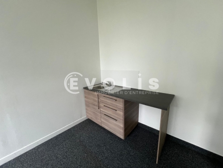 Photo 4 – location bureaux	ST PRIEST (69800)