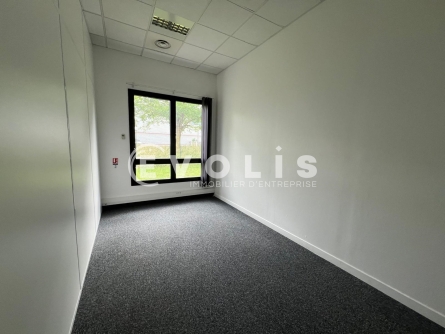 Photo 7 – location bureaux	ST PRIEST (69800)