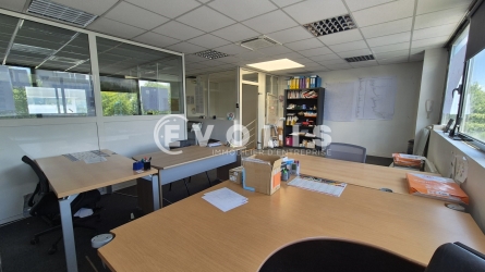 Photo 2 – location Entrepôts / activités	MONTEVRAIN (77144)