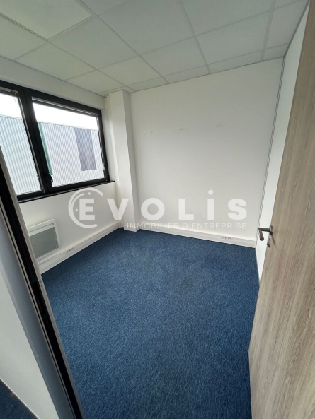 Photo 8 – location Entrepôts / activités	CHANTELOUP EN BRIE (77600)