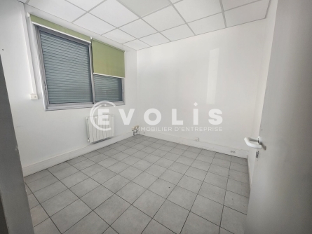 Photo 6 – location Entrepôts / activités	BRON (69500)