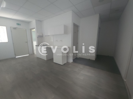 Photo 9 – location Entrepôts / activités	BRON (69500)