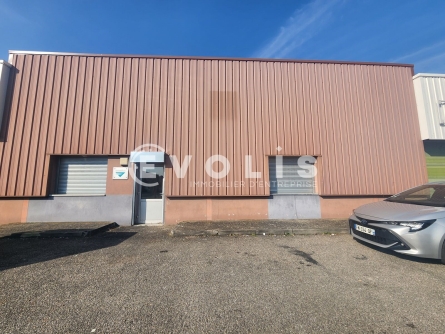 Photo 1 – location Entrepôts / activités	BRON (69500)