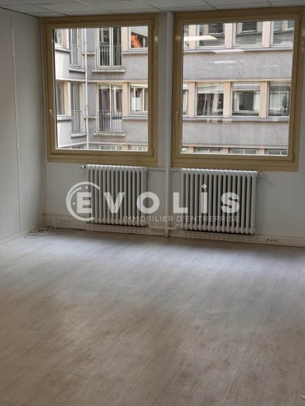 Photo 2 – location bureaux	PARIS (75008)