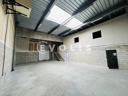 Photo 1 – location Entrepôts / activités	PONTAULT COMBAULT (77340)