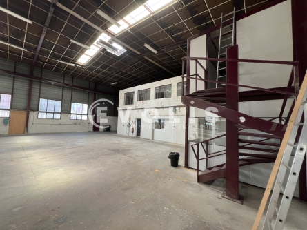 Photo 7 – location Entrepôts / activités	CHASSIEU (69680)