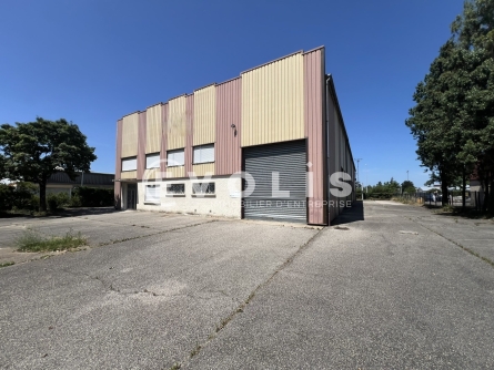 Photo 1 – location Entrepôts / activités	CHASSIEU (69680)