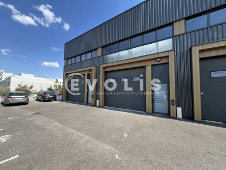 Photo 1 – location Entrepôts / activités	BEYNOST (01700)