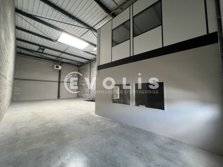 Photo 2 – location Entrepôts / activités	GENAS (69740)