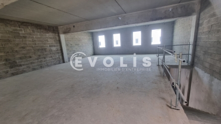 Photo 3 – vente Entrepôts / activités	SERRIS (77700)
