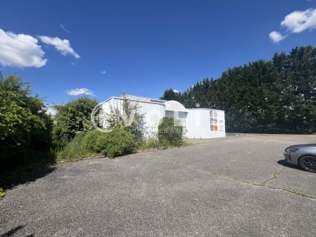 Photo 2 – vente Entrepôts / activités	BELIGNEUX (01360)
