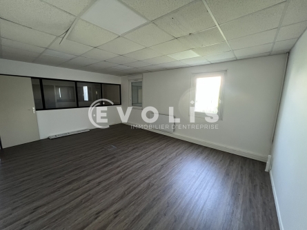 Photo 13 – vente Entrepôts / activités	BELIGNEUX (01360)