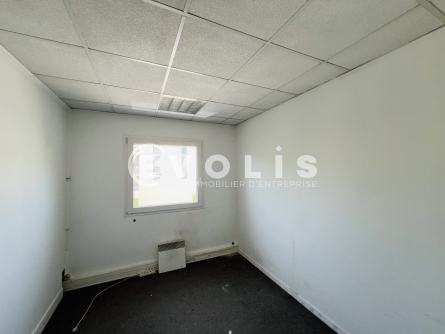 Photo 3 – location Entrepôts / activités	OZOIR LA FERRIERE (77330)