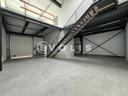 Photo 4 – location Entrepôts / activités	LA TOUR DE SALVAGNY (69890)