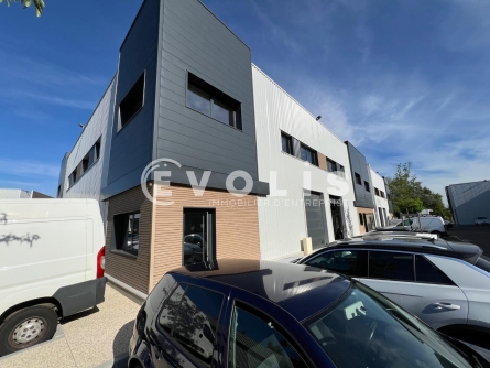 Photo 1 – location Entrepôts / activités	LA TOUR DE SALVAGNY (69890)