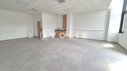 Photo 4 – location Entrepôts / activités	SERRIS (77700)