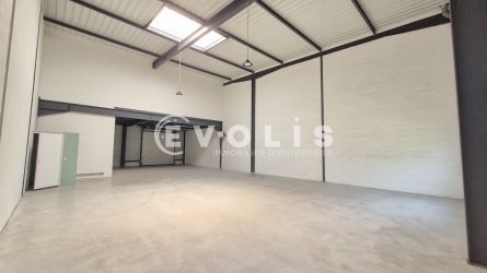 Photo 2 – location Entrepôts / activités	BUSSY SAINT GEORGES (77600)