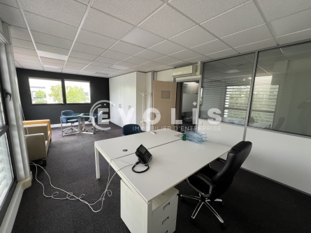 Photo 12 – location Entrepôts / activités	SAINT PRIEST (69800)