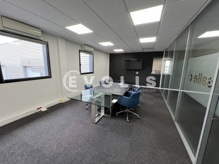 Photo 14 – location Entrepôts / activités	SAINT PRIEST (69800)