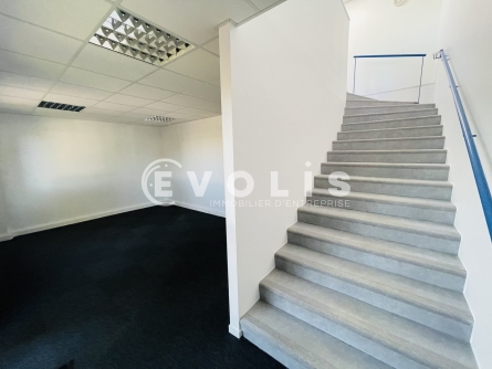 Photo 3 – location Entrepôts / activités	LIEUSAINT (77127)
