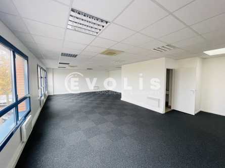 Photo 4 – location Entrepôts / activités	LIEUSAINT (77127)