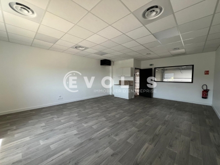 Photo 9 – location Entrepôts / activités	BRINDAS (69126)