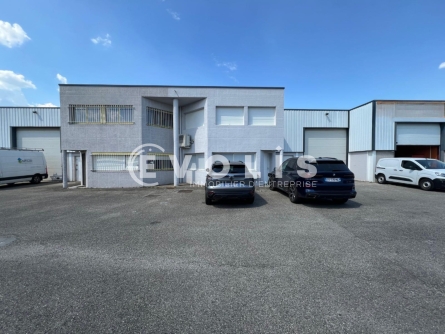 Photo 1 – vente Entrepôts / activités	CHASSIEU (69680)